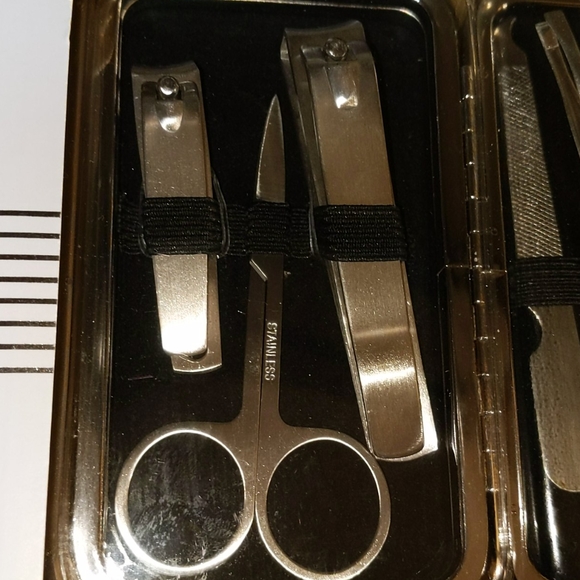 Grooming Kit - Picture 4 of 8